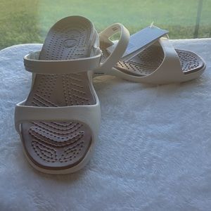 Women’s Crocs NEW w/ tags size 8